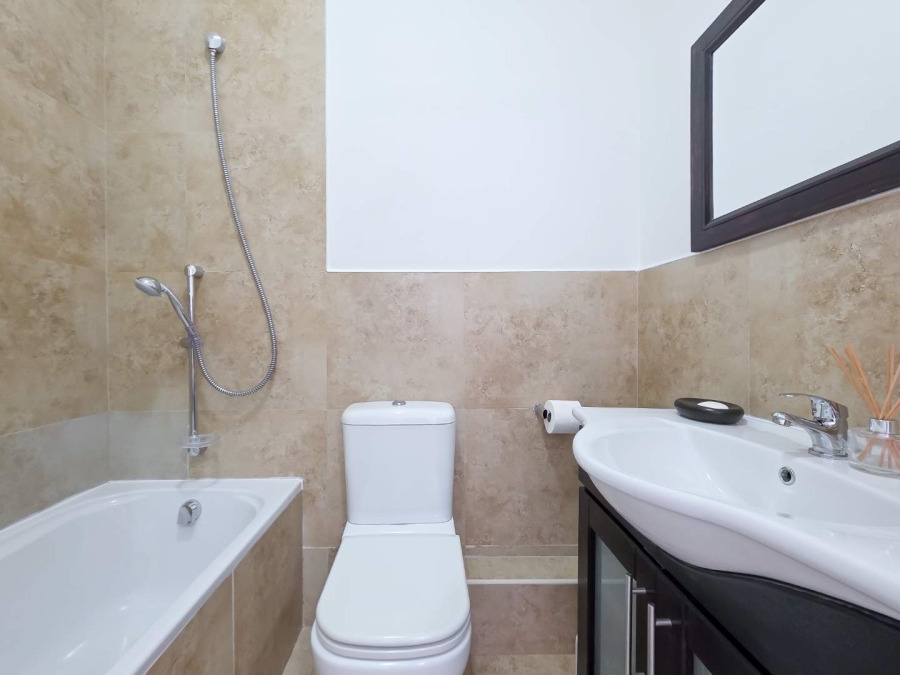 4 Bedroom Property for Sale in Fresnaye Western Cape